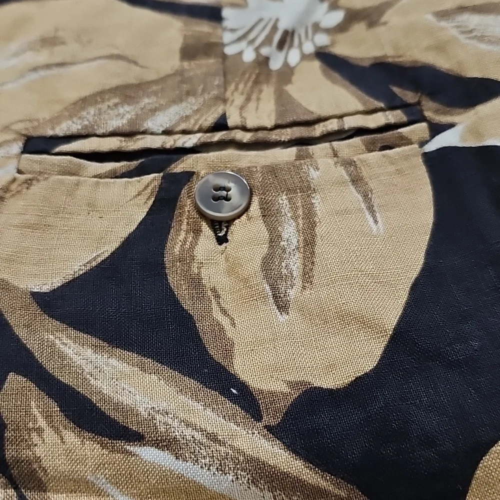 Jones New York Women's Floral Linen Shorts - Black and Tan - Picture 4 of 7